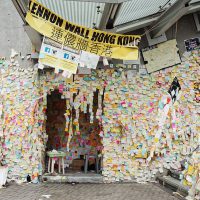 Post-it John Lennon Wall