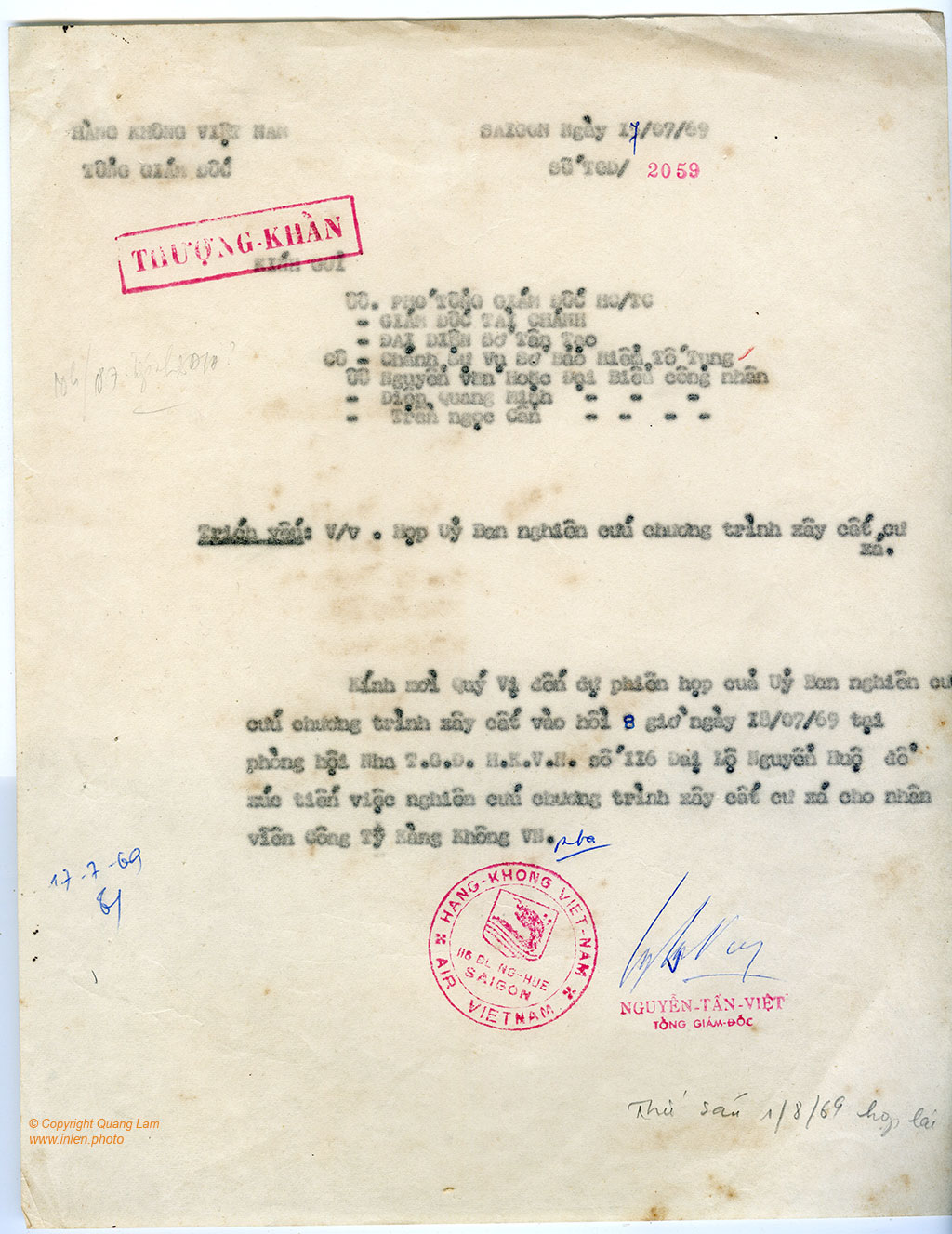 Air Vietnam paper, 1964. Signature Nguyen Tan Viet CEO