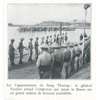 On the wharf of the Song Thuong: General Verdier awaits the emperor who is crossing the river on a large raft of assembled boats.
